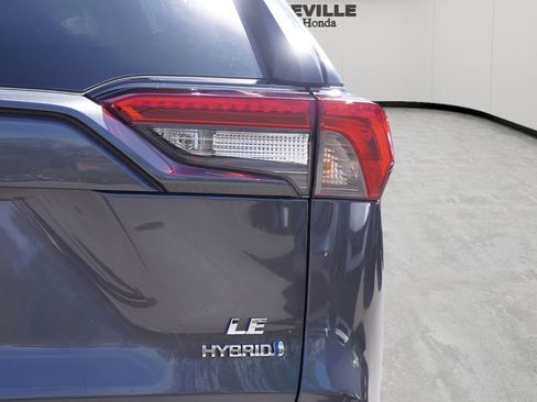 Used 2024 Toyota RAV4 LE AWD/4WD image 9