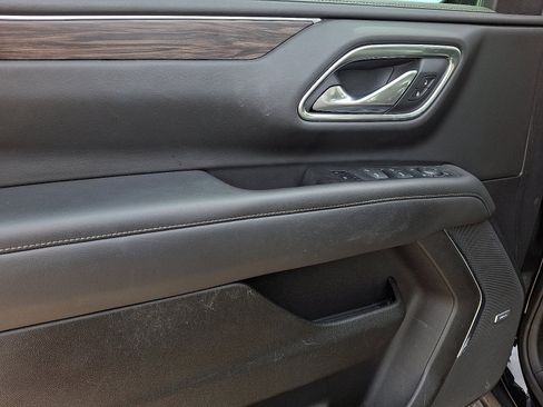 Used 2021 Chevrolet Tahoe Z71 w/ Z71 Signature Package image 12