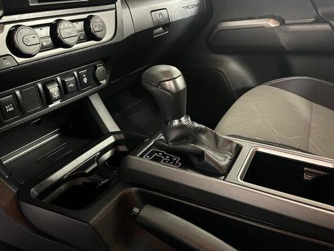 Certified 2022 Toyota Tacoma TRD Sport image 19