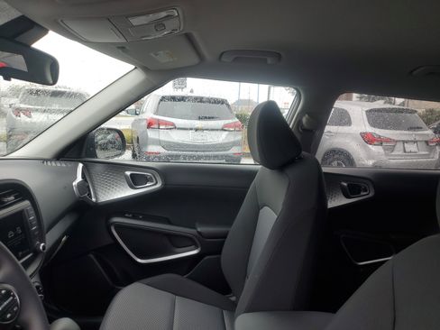 New 2025 Kia Soul LX image 17