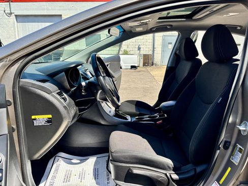Used 2016 Hyundai Elantra Value Edition FWD image 2