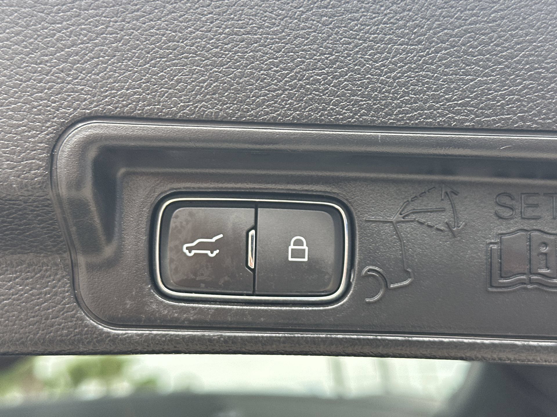 Used 2021 Ford Explorer XLT RWD image 32