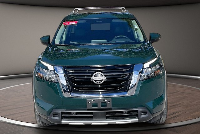 Certified 2024 Nissan Pathfinder Platinum w/ Cargo Package FWD image 3