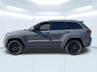 Used 2019 Jeep Grand Cherokee Altitude video 2