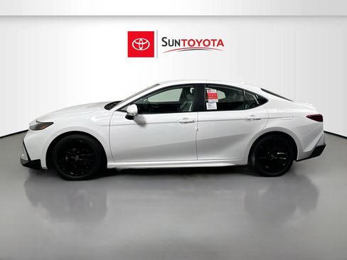 New 2026 Toyota Camry SE image 7