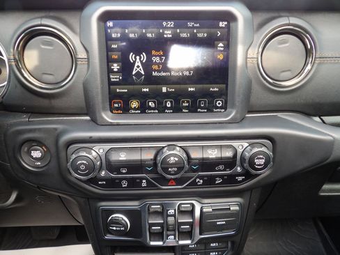 Used 2021 Jeep Wrangler Unlimited Sahara image 16