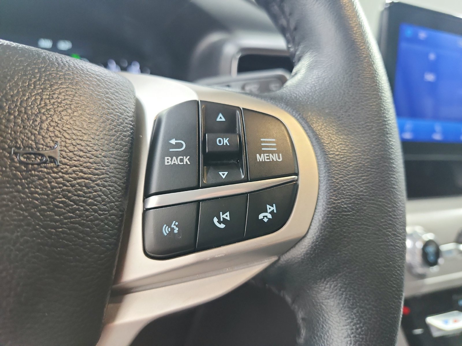 Used 2023 Ford Explorer XLT w/ Equipment Group 202A RWD image 24