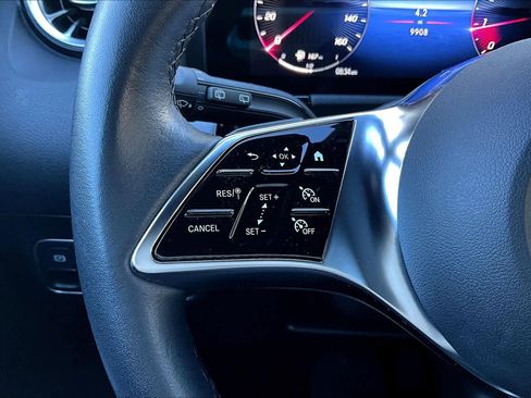 Used 2025 Mercedes-Benz GLA 250 image 23