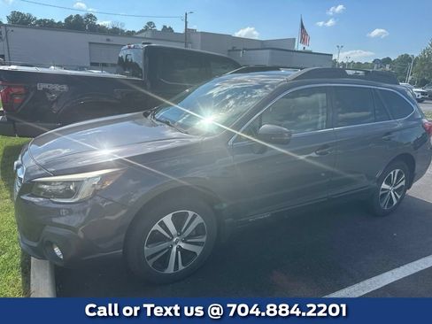 Used 2018 Subaru Outback 2.5i Limited AWD/4WD image 1