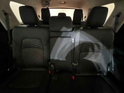 Used 2025 Nissan Pathfinder S FWD image 28
