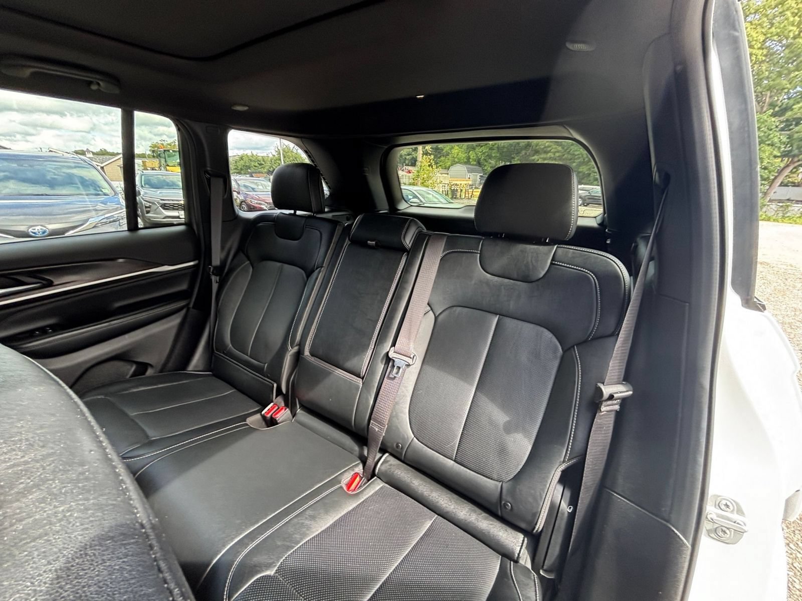 Used 2026 Jeep Grand Cherokee Limited AWD/4WD image 27