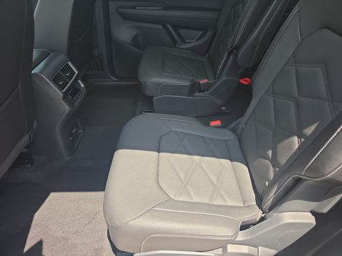 Used 2026 Volkswagen Atlas SE w/ Panoramic Sunroof Package AWD/4WD image 17