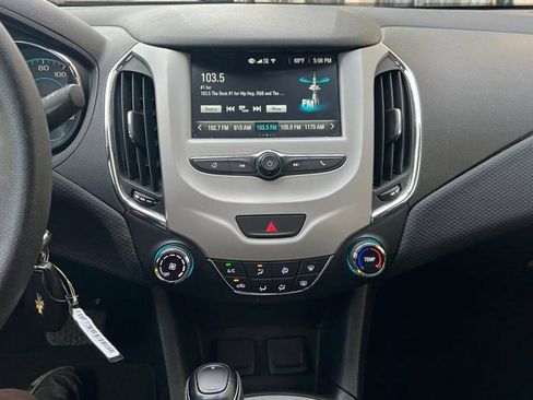 Used 2018 Chevrolet Cruze LS FWD image 21