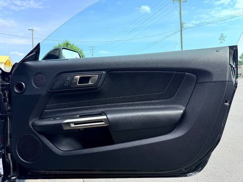 Used 2018 Ford Mustang Shelby GT350 w/ Convenience Package RWD image 34