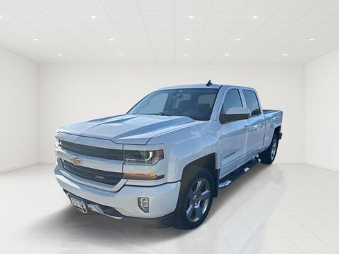 Used 2018 Chevrolet Silverado 1500 LT w/ All Star Edition AWD/4WD image 4