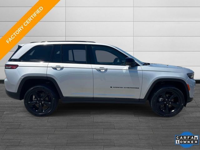 Certified 2024 Jeep Grand Cherokee Limited w/ Luxury Tech Group II AWD/4WD image 3