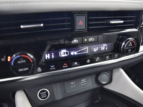 Used 2023 Nissan Rogue SL w/ SL Premium Package image 22