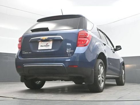Used 2017 Chevrolet Equinox Premier w/ Enhanced Convenience Package AWD/4WD image 27