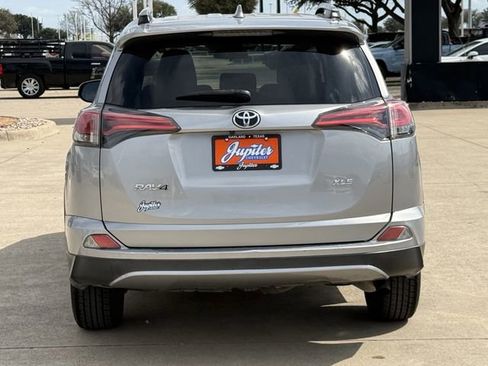 Used 2018 Toyota RAV4 XLE image 6