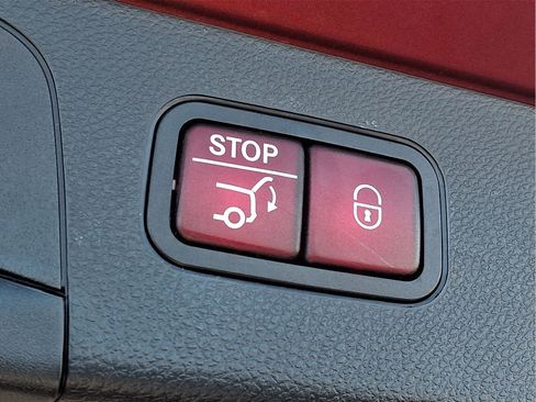 Used 2019 Mercedes-Benz GLC 300 4MATIC image 29