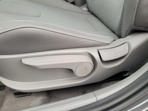 Used 2025 Hyundai Elantra SEL image 11