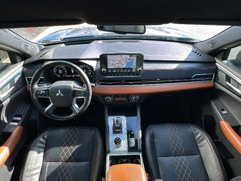 Used 2022 Mitsubishi Outlander SEL image 29