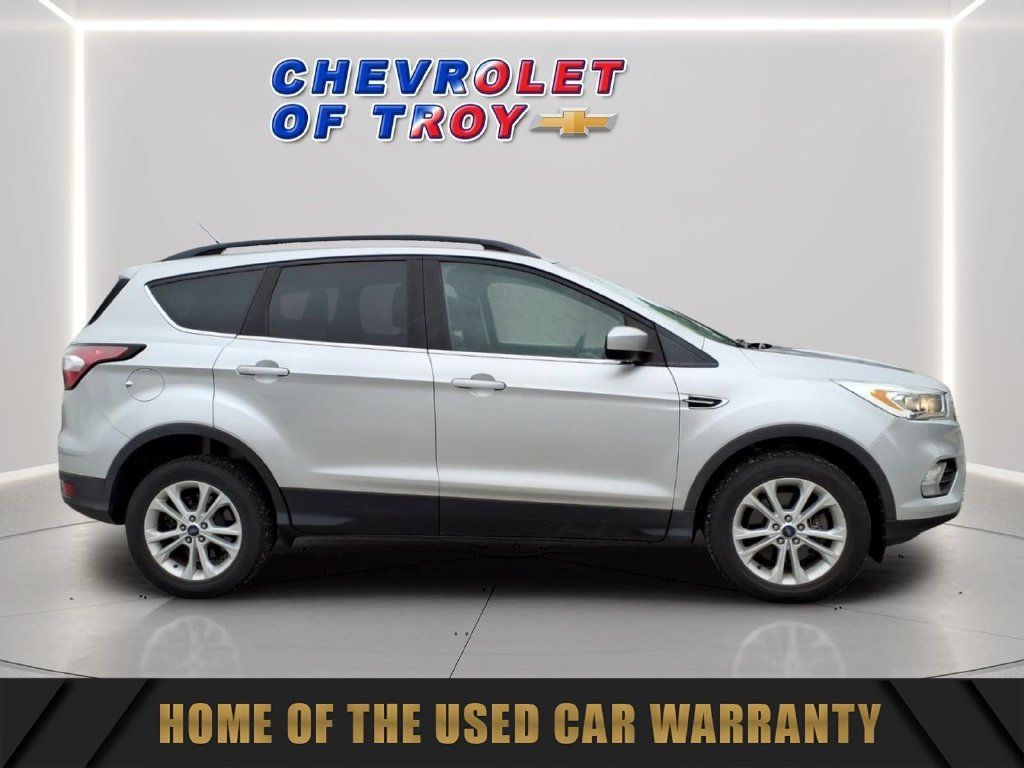Used 2017 Ford Escape SE w/ Equipment Group 201A FWD image 10