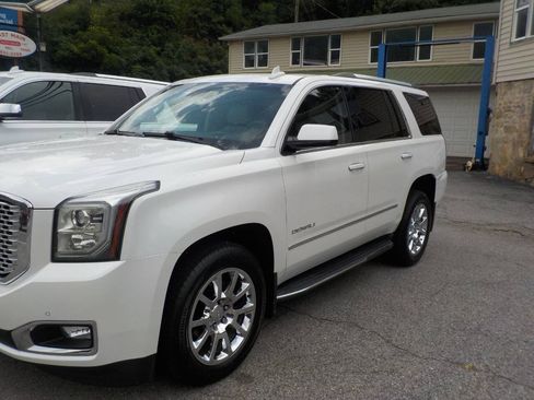Used 2016 GMC Yukon Denali w/ Open Road Package AWD/4WD image 3