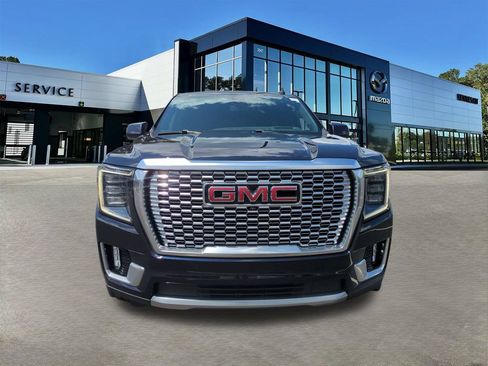 Used 2021 GMC Yukon Denali w/ Denali Premium Package AWD/4WD image 8