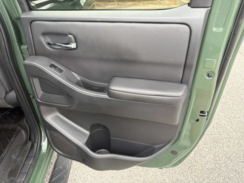 Used 2024 Nissan Frontier SV w/ SV Convenience Package AWD/4WD image 16