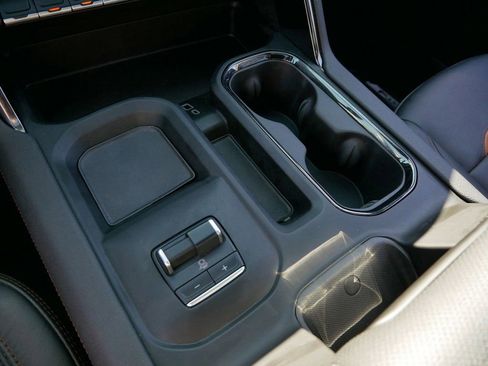 Used 2024 GMC Sierra 3500 AT4 w/ AT4 Premium Plus Package image 27