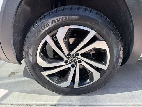 Used 2023 Volkswagen Atlas SEL AWD/4WD image 30