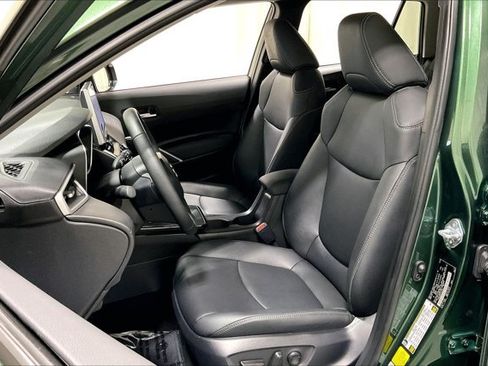 Certified 2026 Toyota Corolla Cross XLE w/ Convenience Package FWD image 26