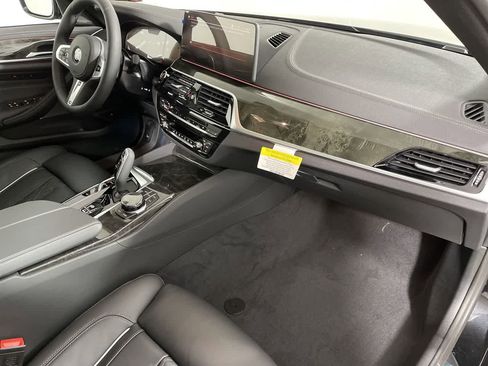 Certified 2023 BMW M550i xDrive w/ Executive Package image 15