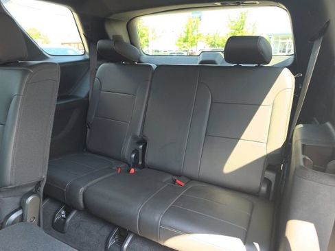 Used 2023 Chevrolet Traverse LT w/ LT Premium Package AWD/4WD image 23
