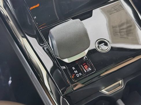 Certified 2025 Land Rover Range Rover Sport Dynamic SE AWD/4WD image 17
