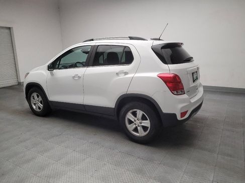 Used 2020 Chevrolet Trax LT w/ LT Convenience Package FWD image 3