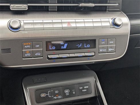 Used 2024 Hyundai Kona Limited image 21