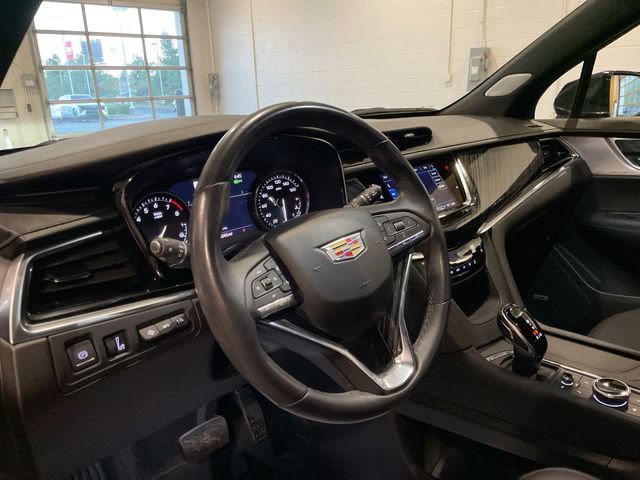 Used 2024 Cadillac XT6 Premium Luxury w/ Technology Package FWD image 16