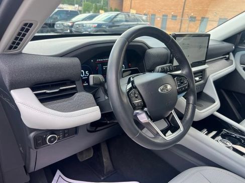 Certified 2025 Ford Explorer Platinum w/ Ultimate Package AWD/4WD image 7