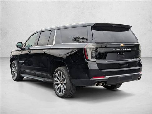 Used 2026 Chevrolet Suburban High Country AWD/4WD image 7