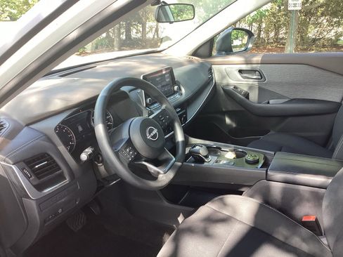 Used 2023 Nissan Rogue S AWD/4WD image 8