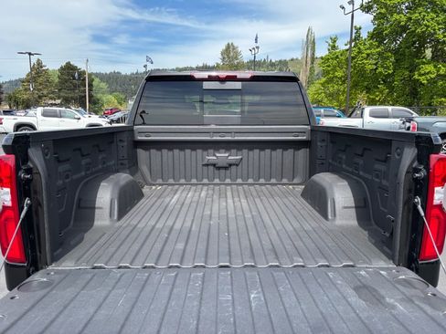 Used 2025 Chevrolet Silverado 1500 High Country w/ Midnight Edition AWD/4WD image 22