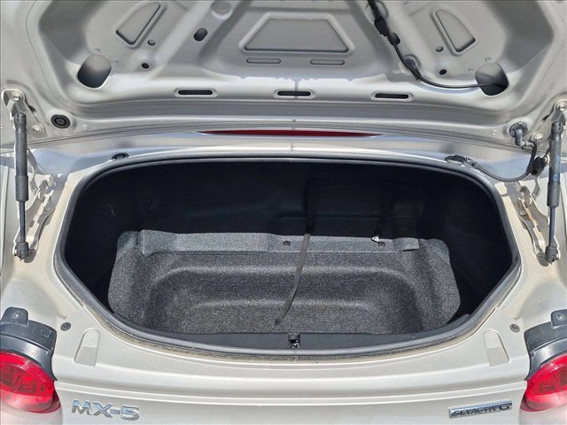 Used 2023 MAZDA MX-5 Miata Grand Touring RWD image 6