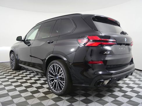 Used 2026 BMW X5 sDrive40i w/ Executive Package RWD image 5