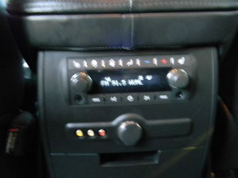 Used 2014 Cadillac Escalade Premium image 22