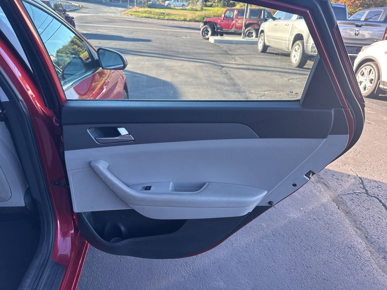 Used 2017 Hyundai Sonata SE FWD image 21