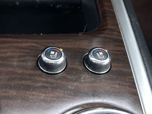 Used 2013 Nissan Pathfinder Platinum w/ Platinum Premium Pkg image 20