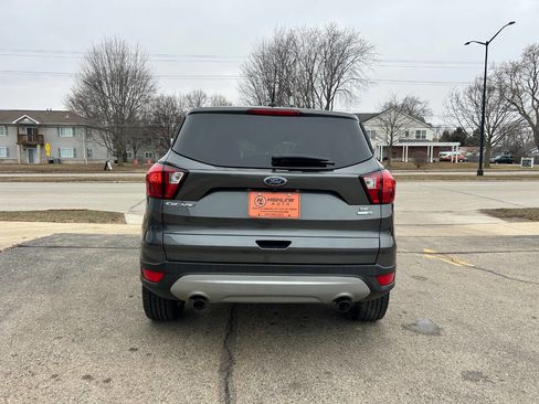Used 2019 Ford Escape SE image 5