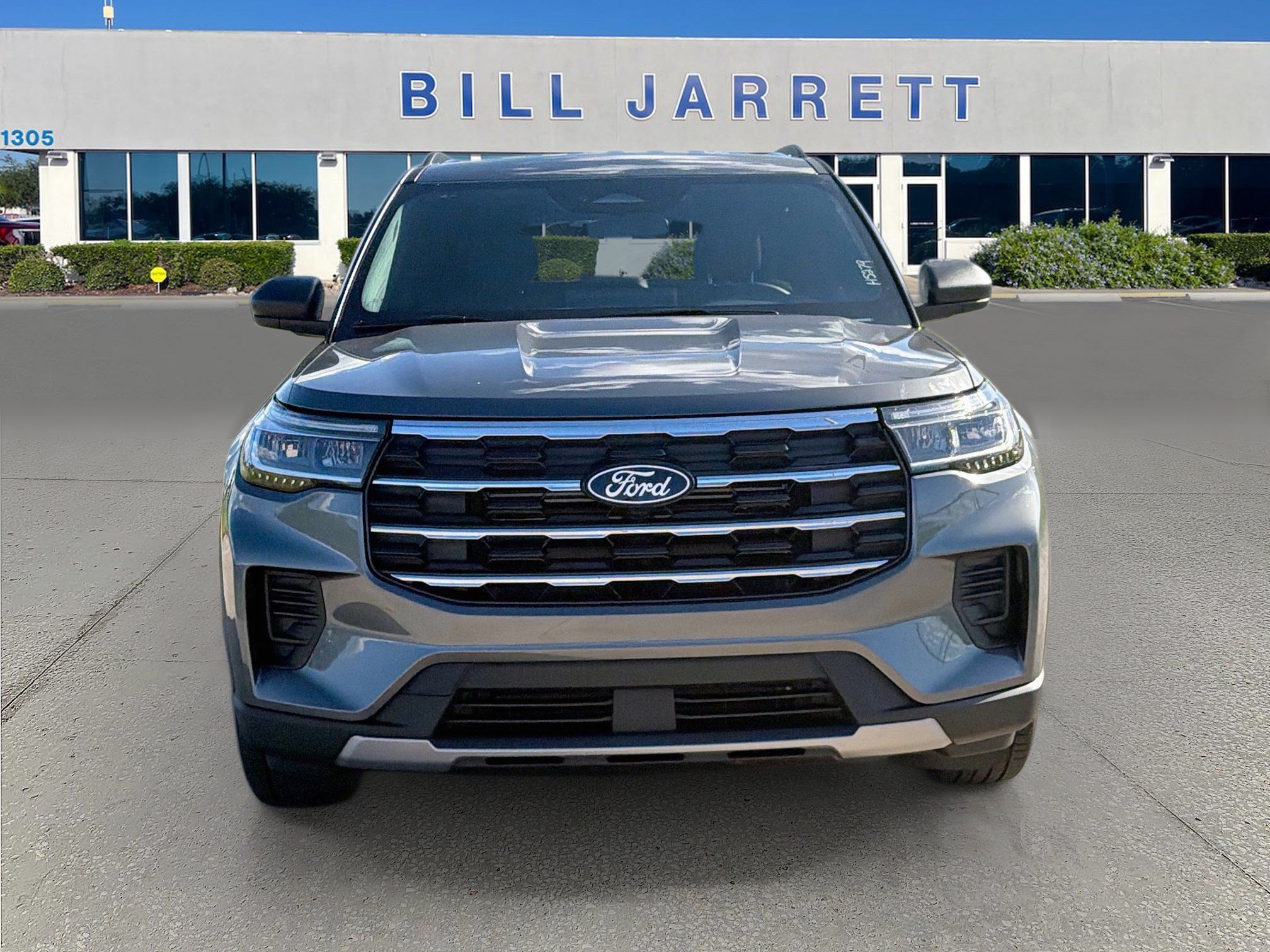 New 2027 Ford Explorer Active RWD image 2